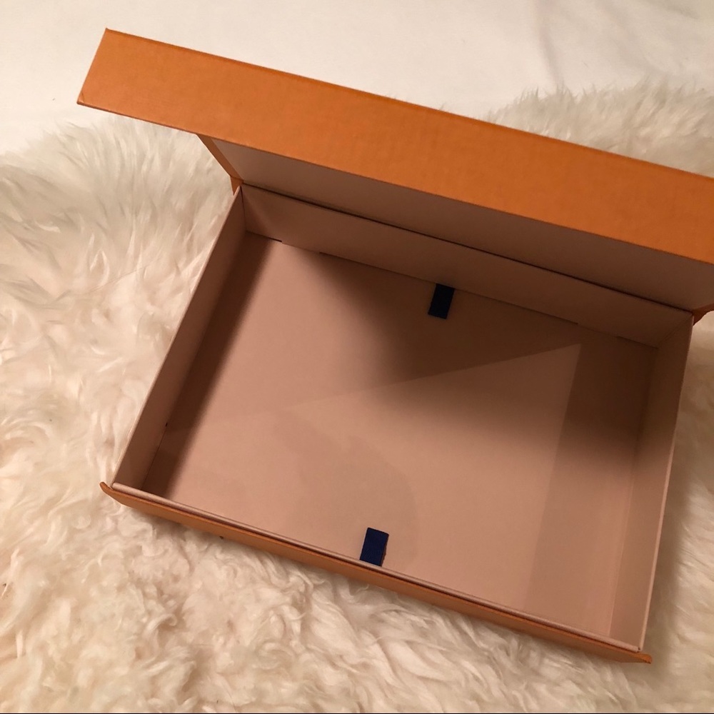 Large LV Box - Picture 2 of 3